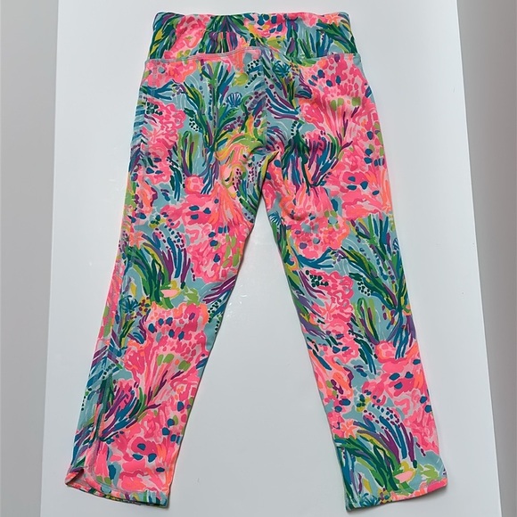 Lilly Pulitzer Luxletic Multicolored Cropped Leggings Coastal Florida Shells - Picture 2 of 7